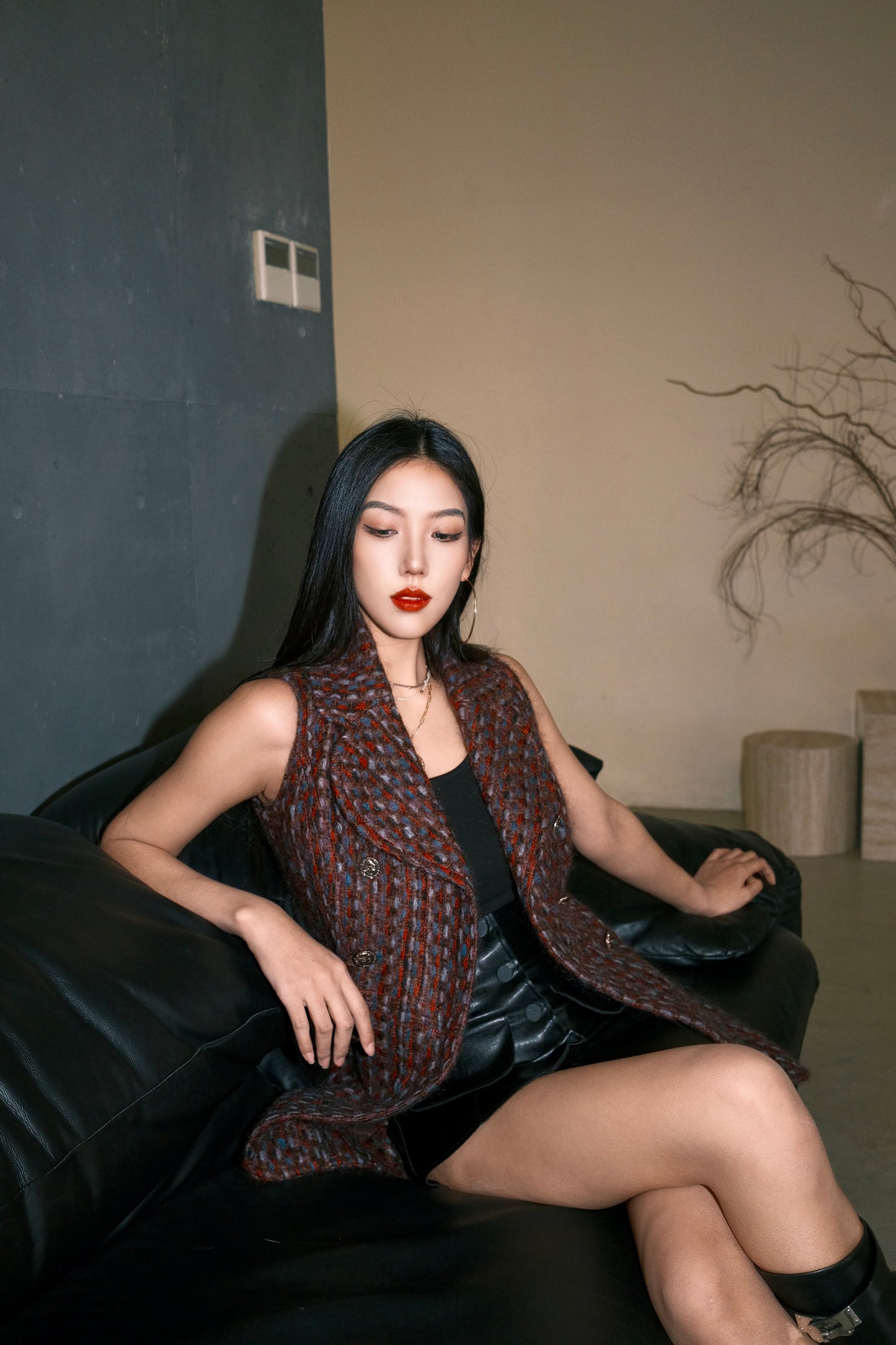 Chanel coarse tweed vest skirt size: 38 A