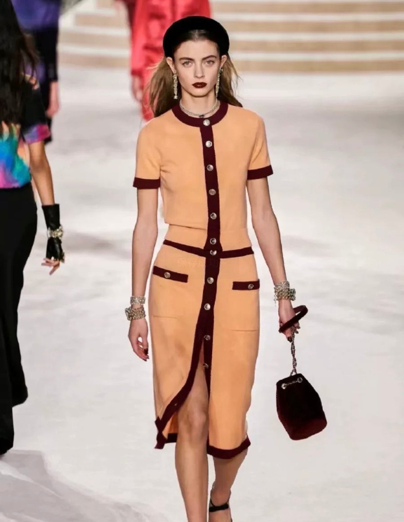Chanel 2020A Early Autumn Color blocked Cashmere Set size: 38