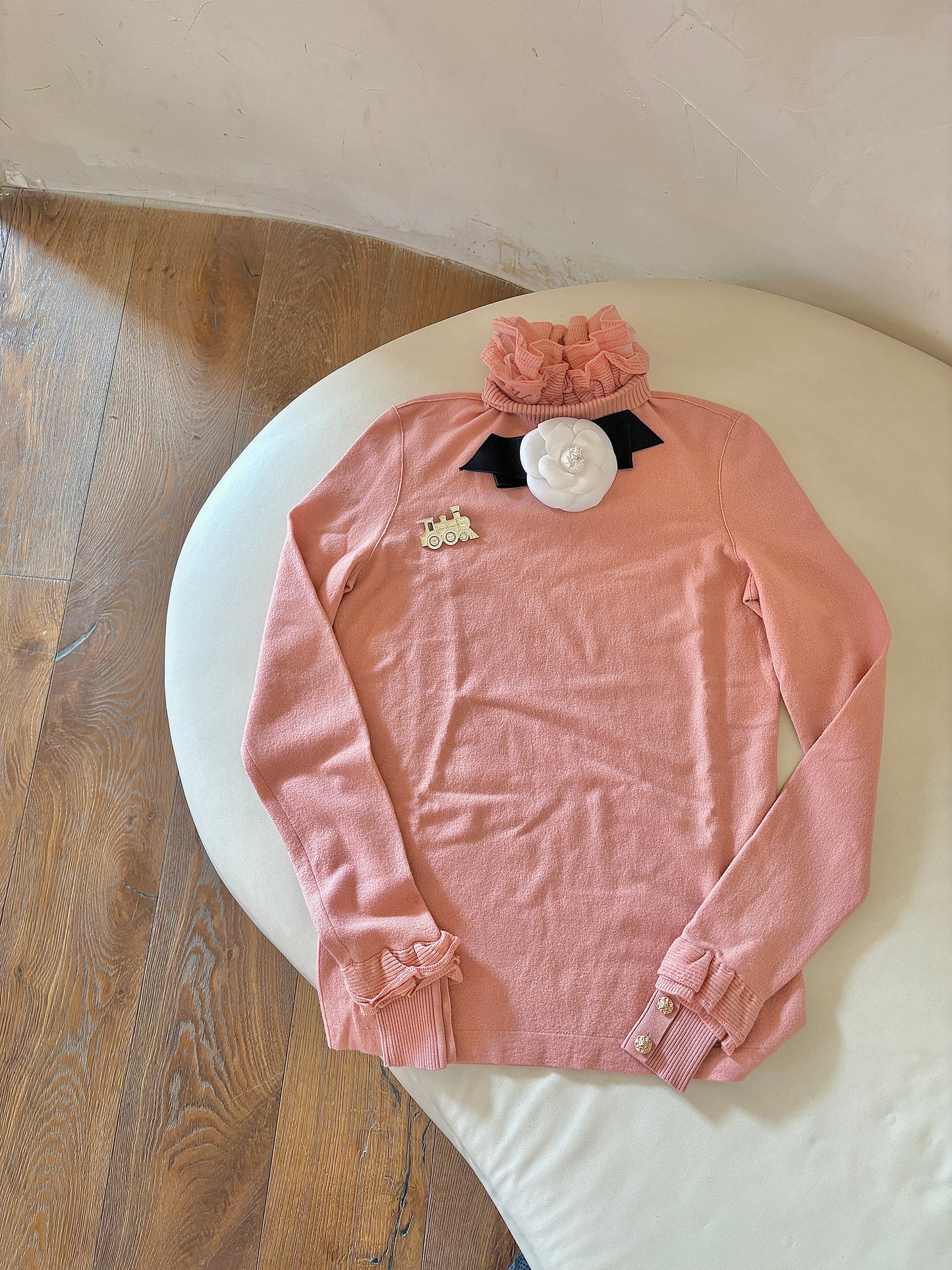 Chanel 2015 Salzburg Pink Sweater Size: 36