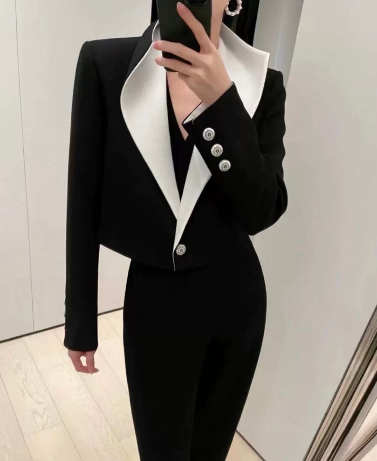Chanel 2022 black and white suit jacket size:38