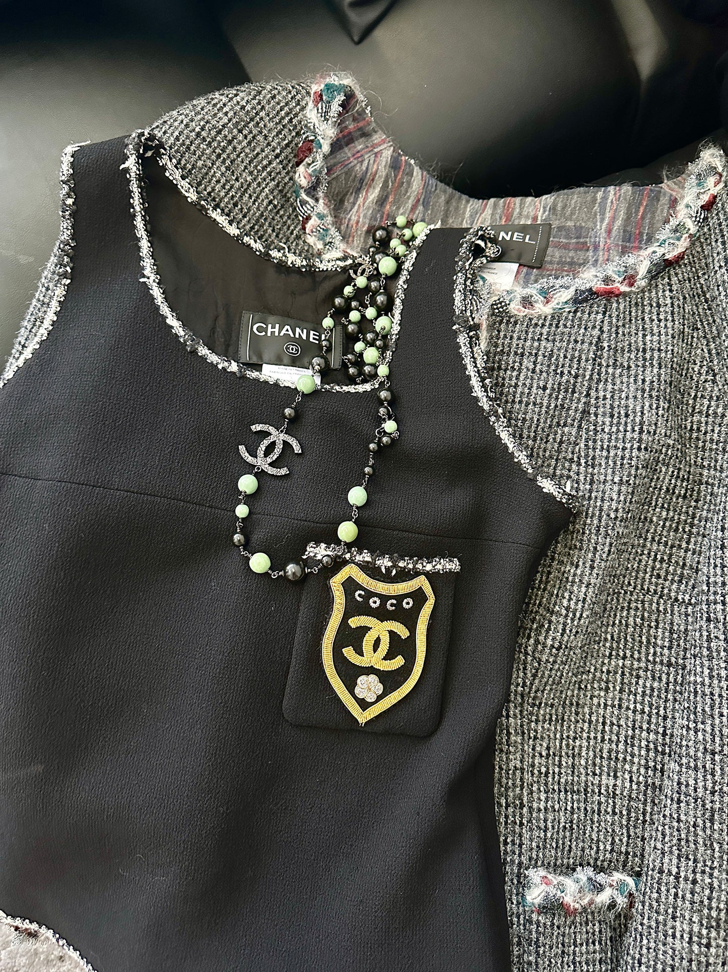 Chanel embroidered woolen vest size:38