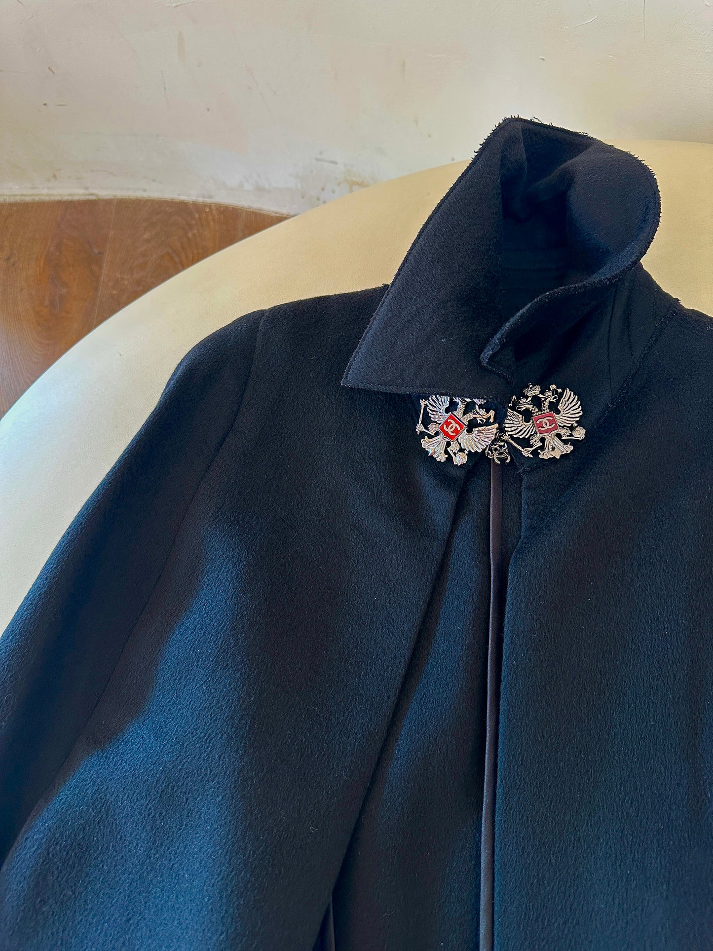 Chanel 2009 Moscow haute couture series double eagle cape Size: 36