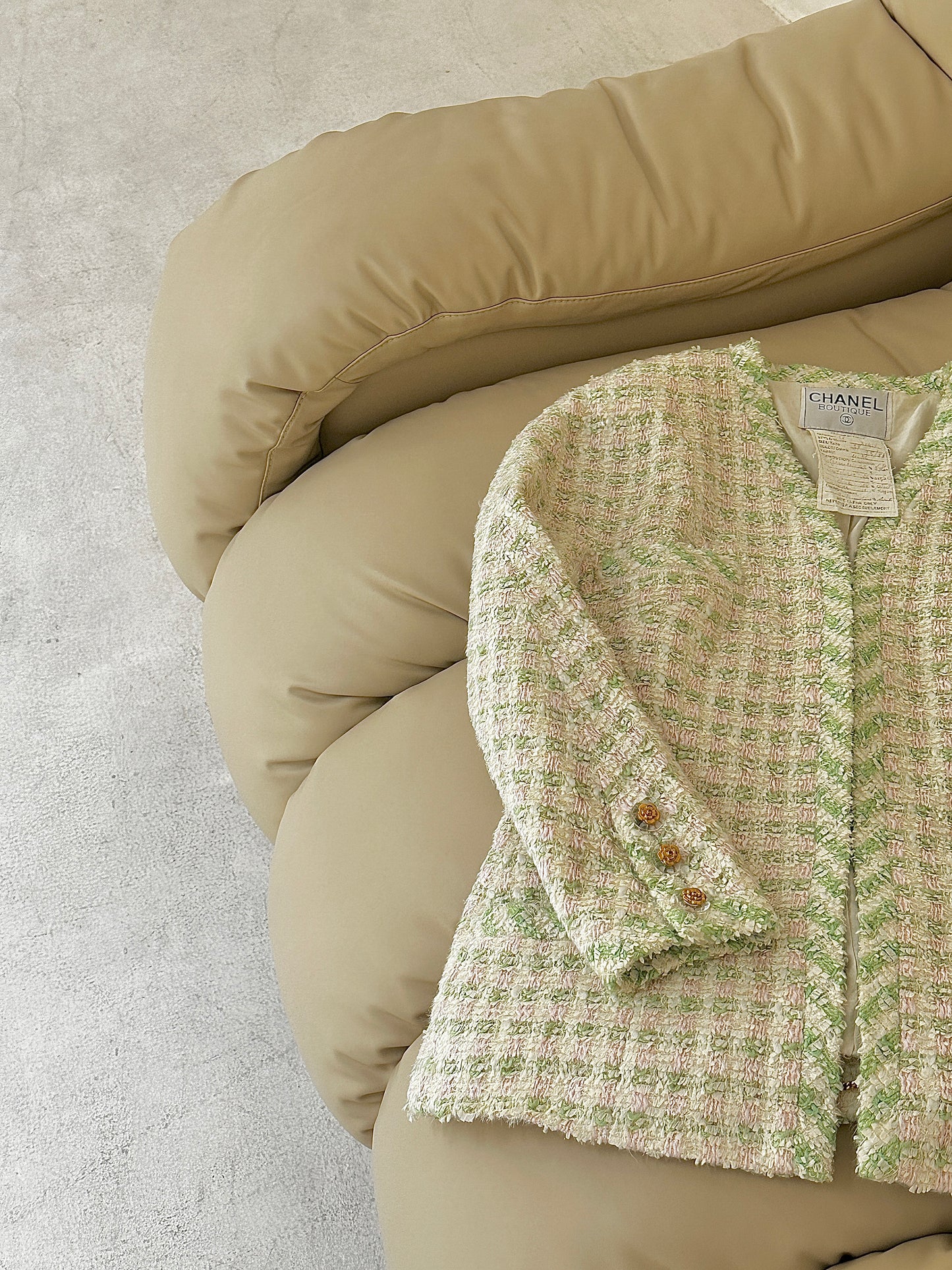 Chanel vintage light green pink woolen coat Size: 38