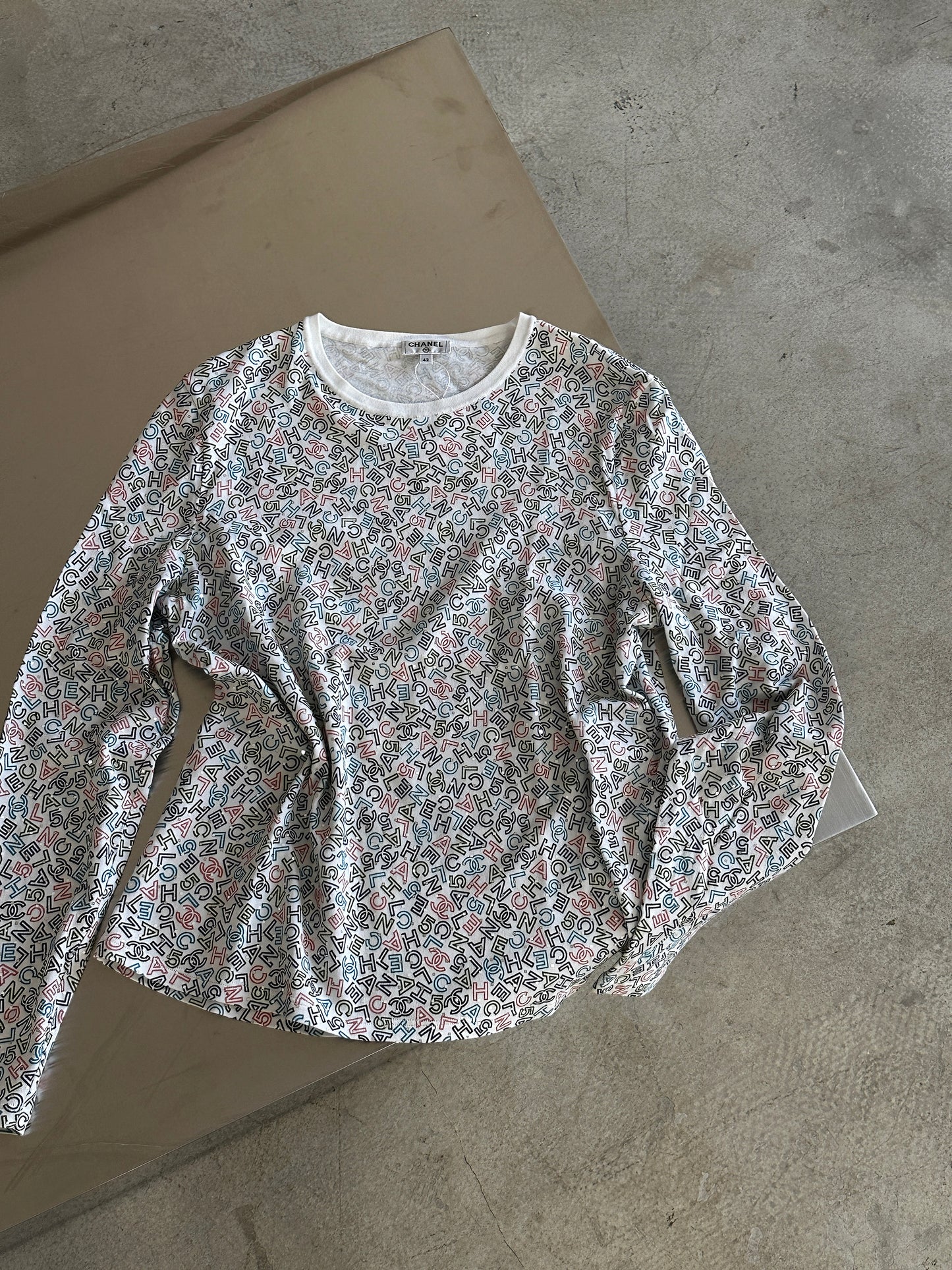 Chanel sequined letter long sleeved top size:42