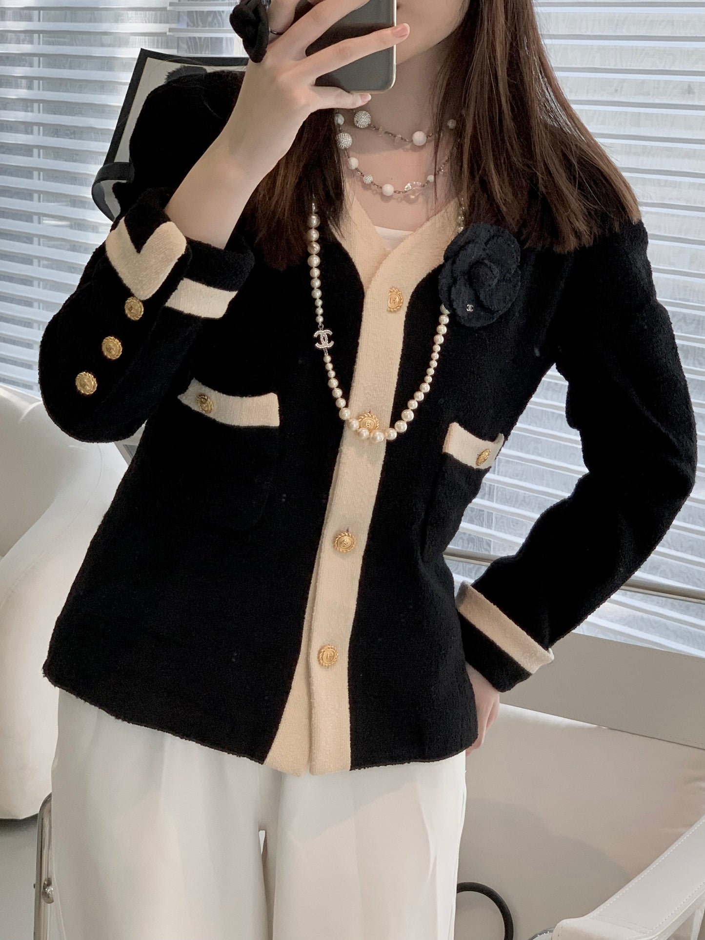 Chanel black and white color blocked cardigan jacket size:38