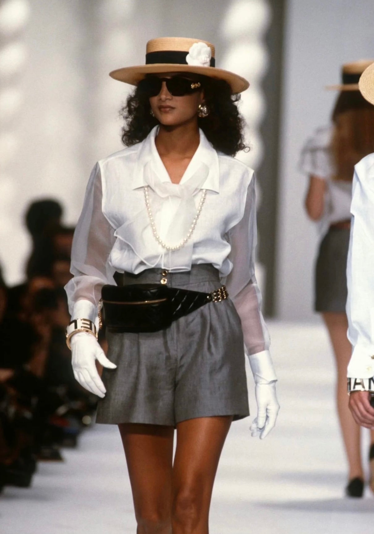 Chanel silk bow collar shirt Size:36