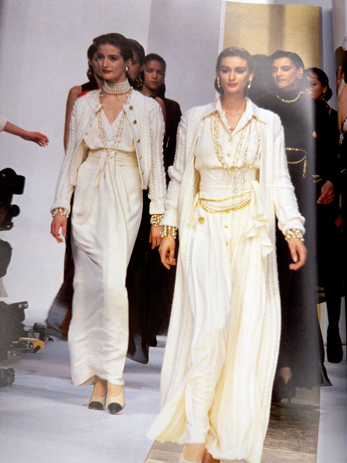 Chanel Rare Show Pearl Long Hair Coat Size:38