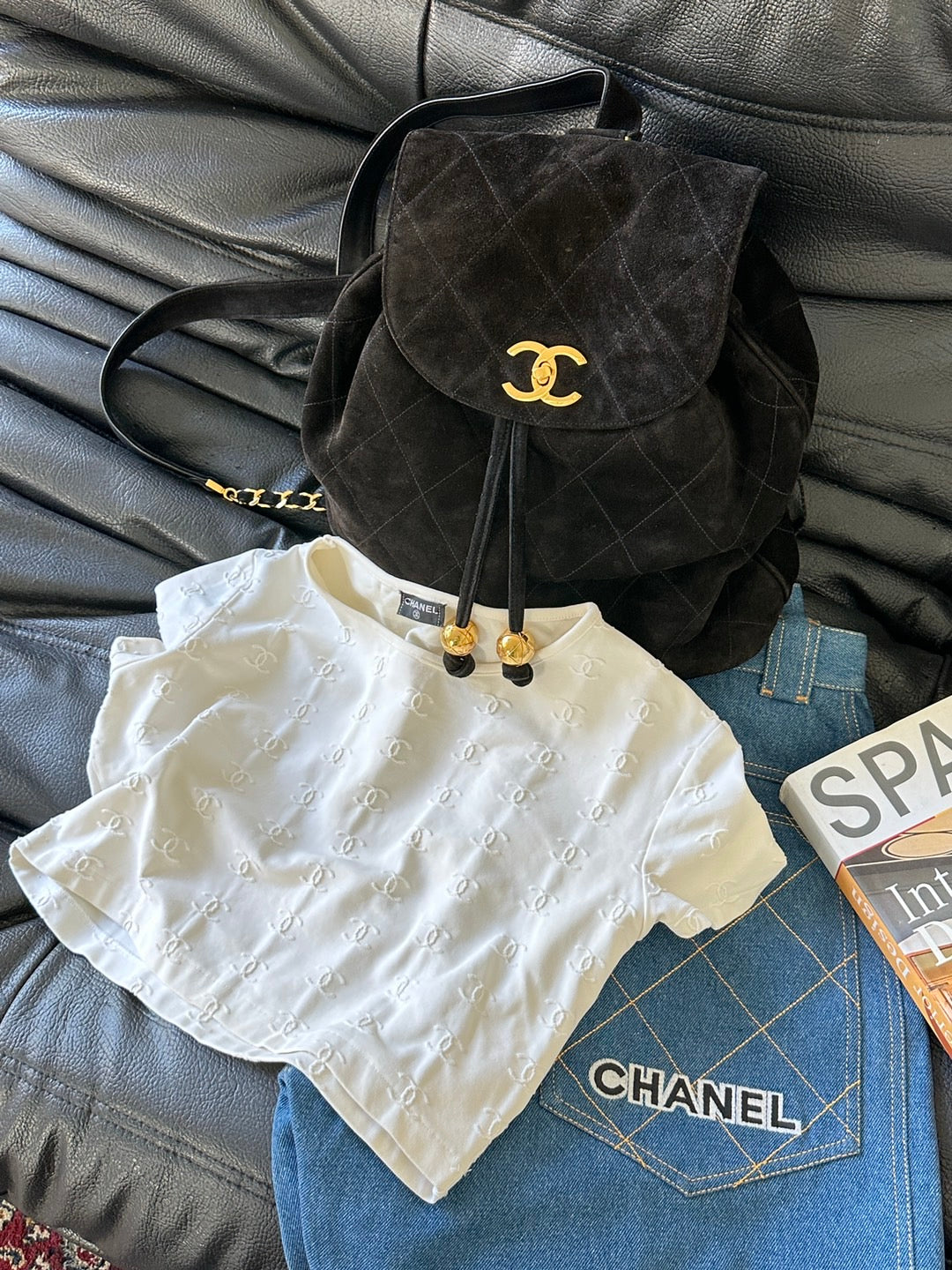 Chanel white embossed top Size:38