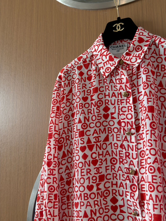 Chanel Letter graffiti Red silk shirt from the 1980s Size:38