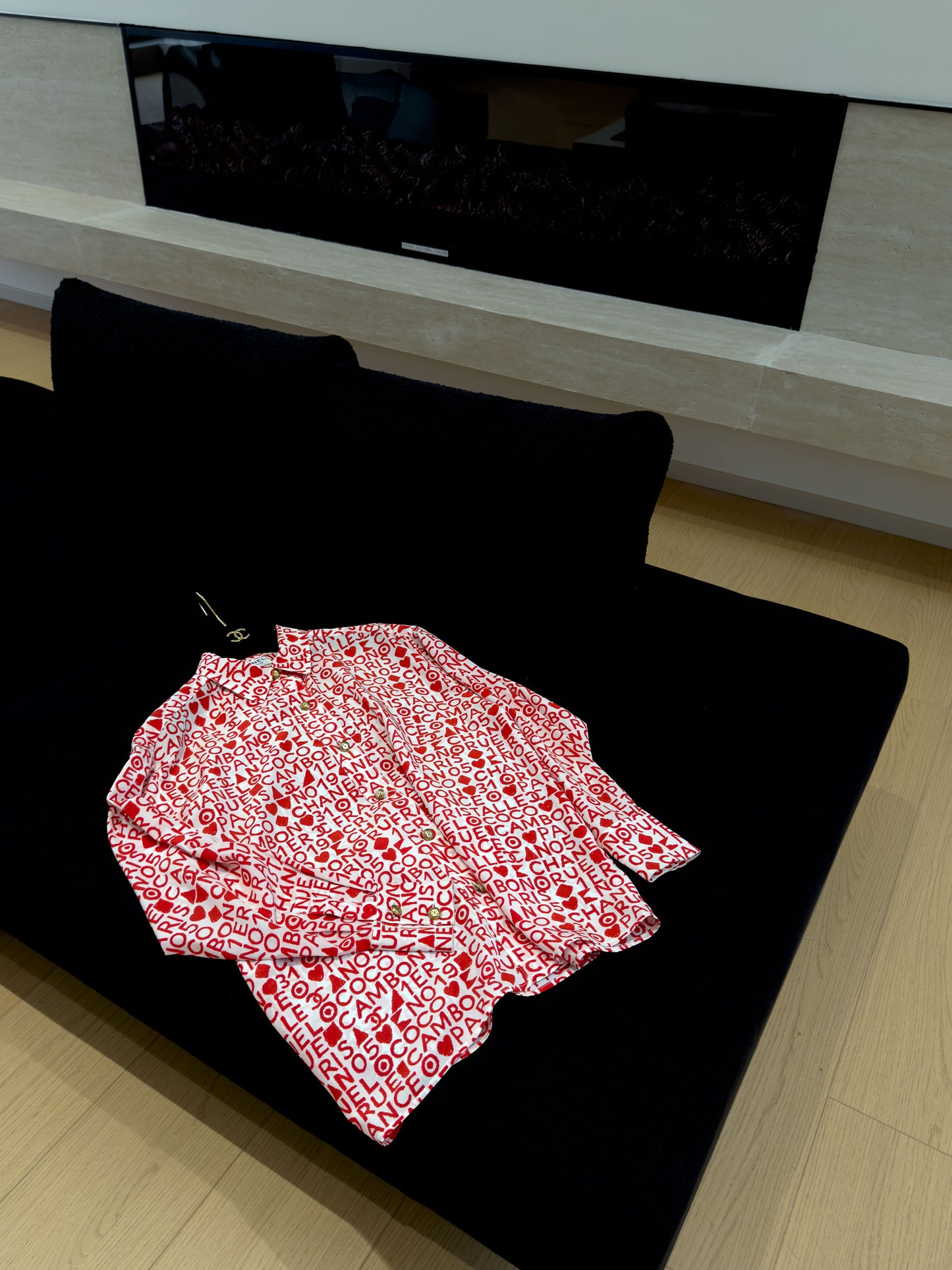 Chanel Letter graffiti Red silk shirt from the 1980s Size:38