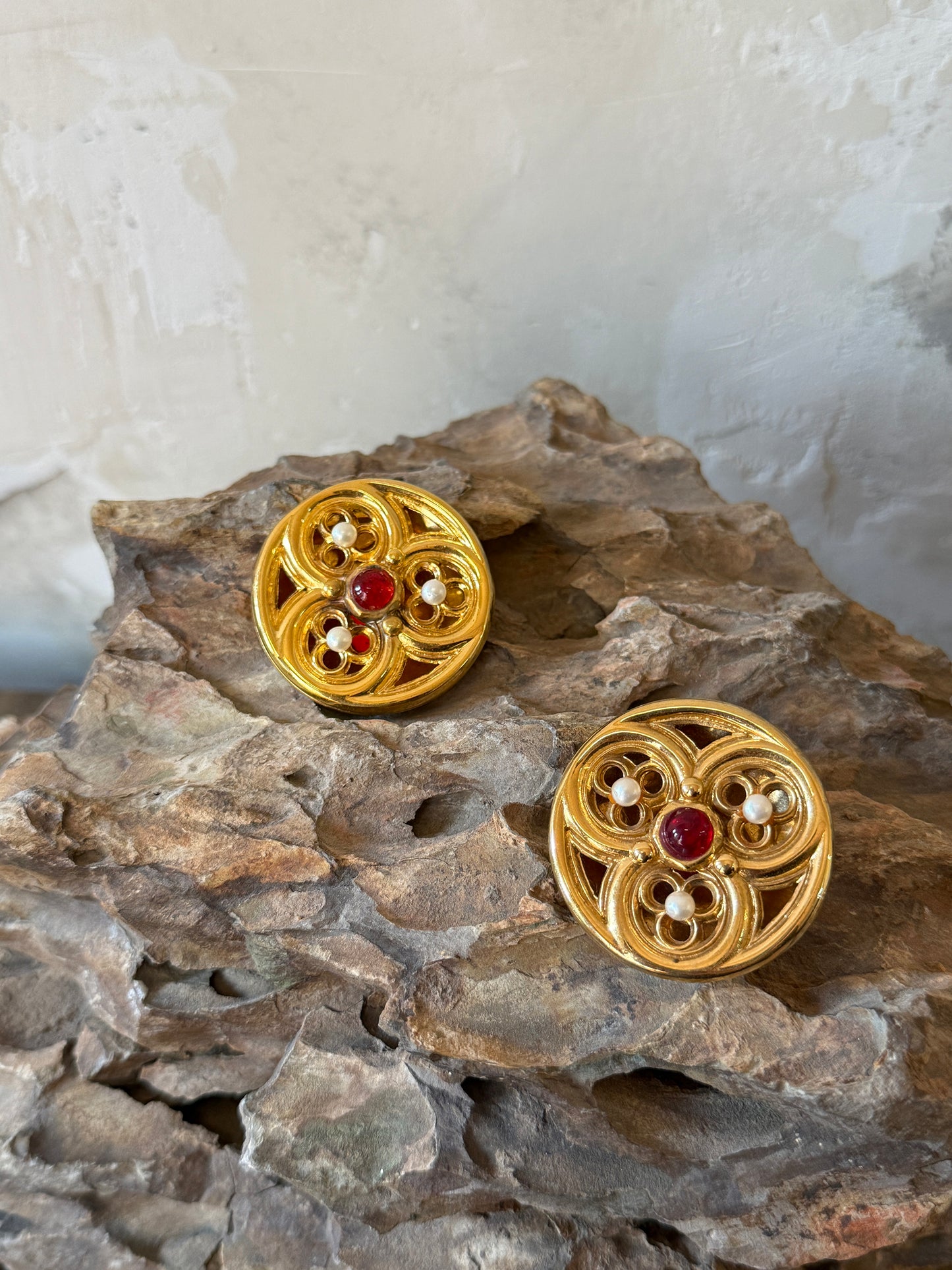 Chanel show style red glass pearl earrings