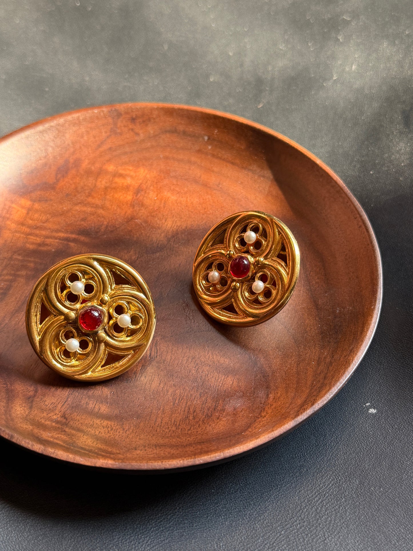 Chanel show style red glass pearl earrings