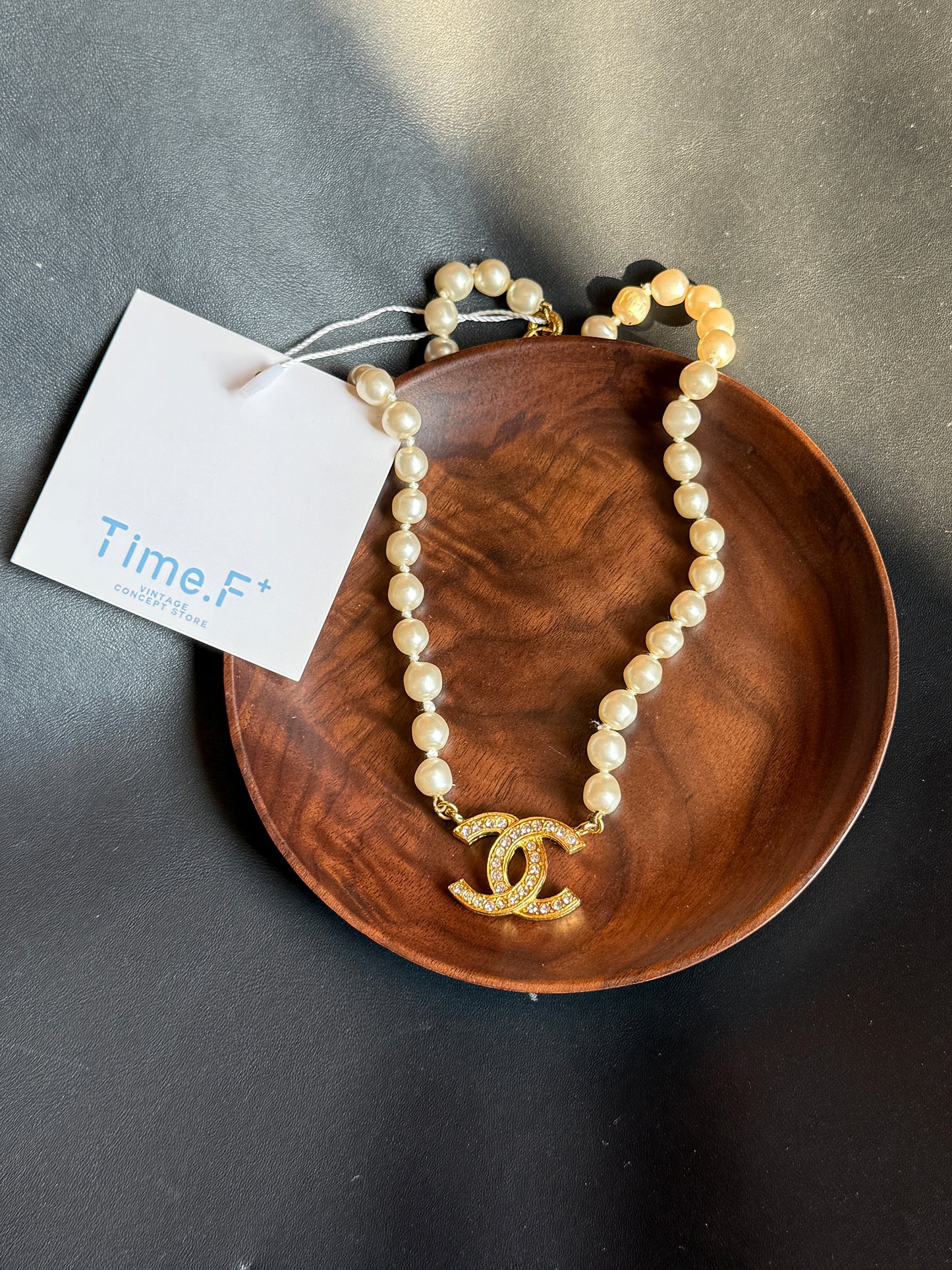 Chanel classic vintage pearl choker with rhinestone inlaid logo