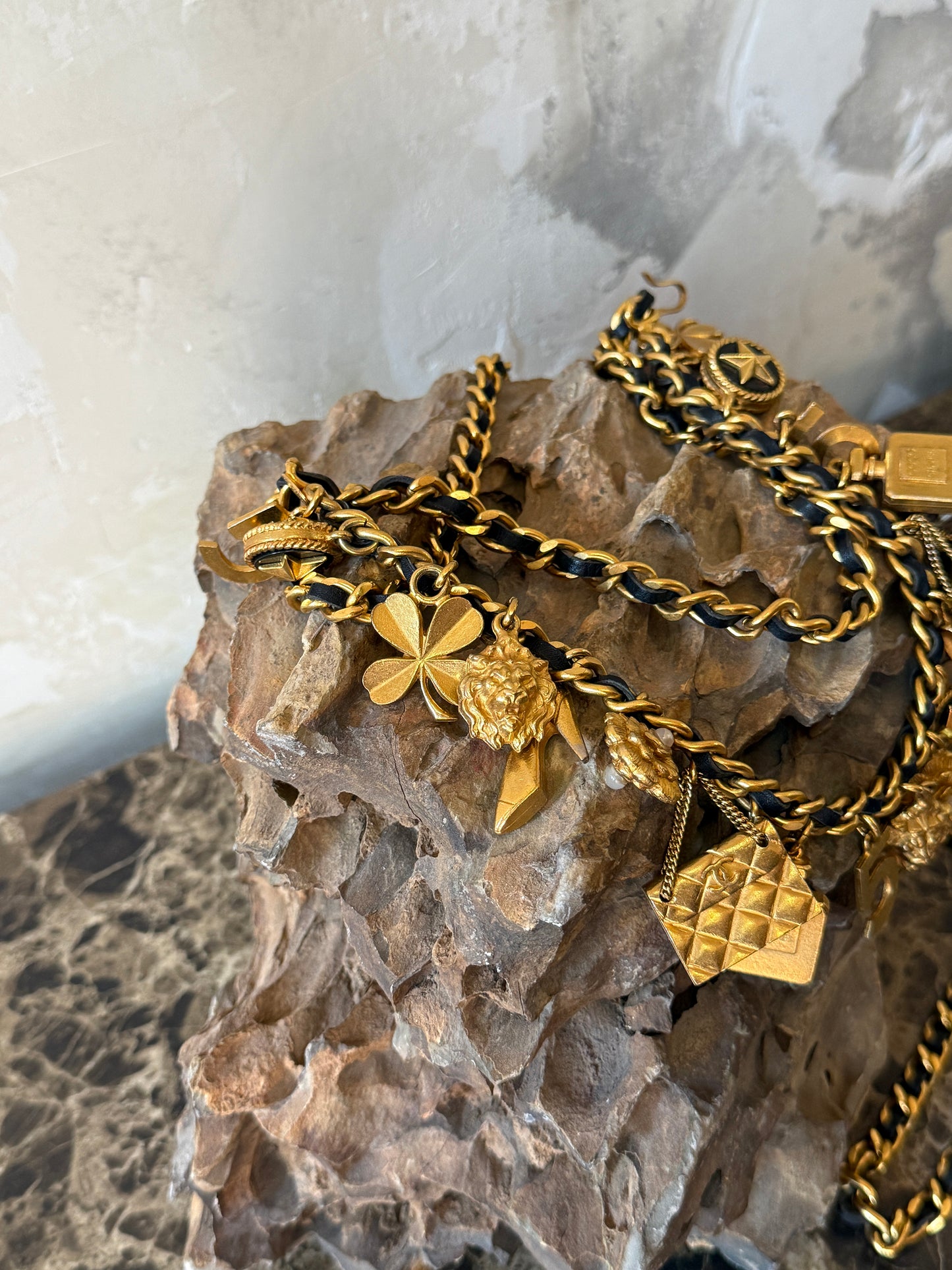 Chanel multi-element waist chain in black gold belt
