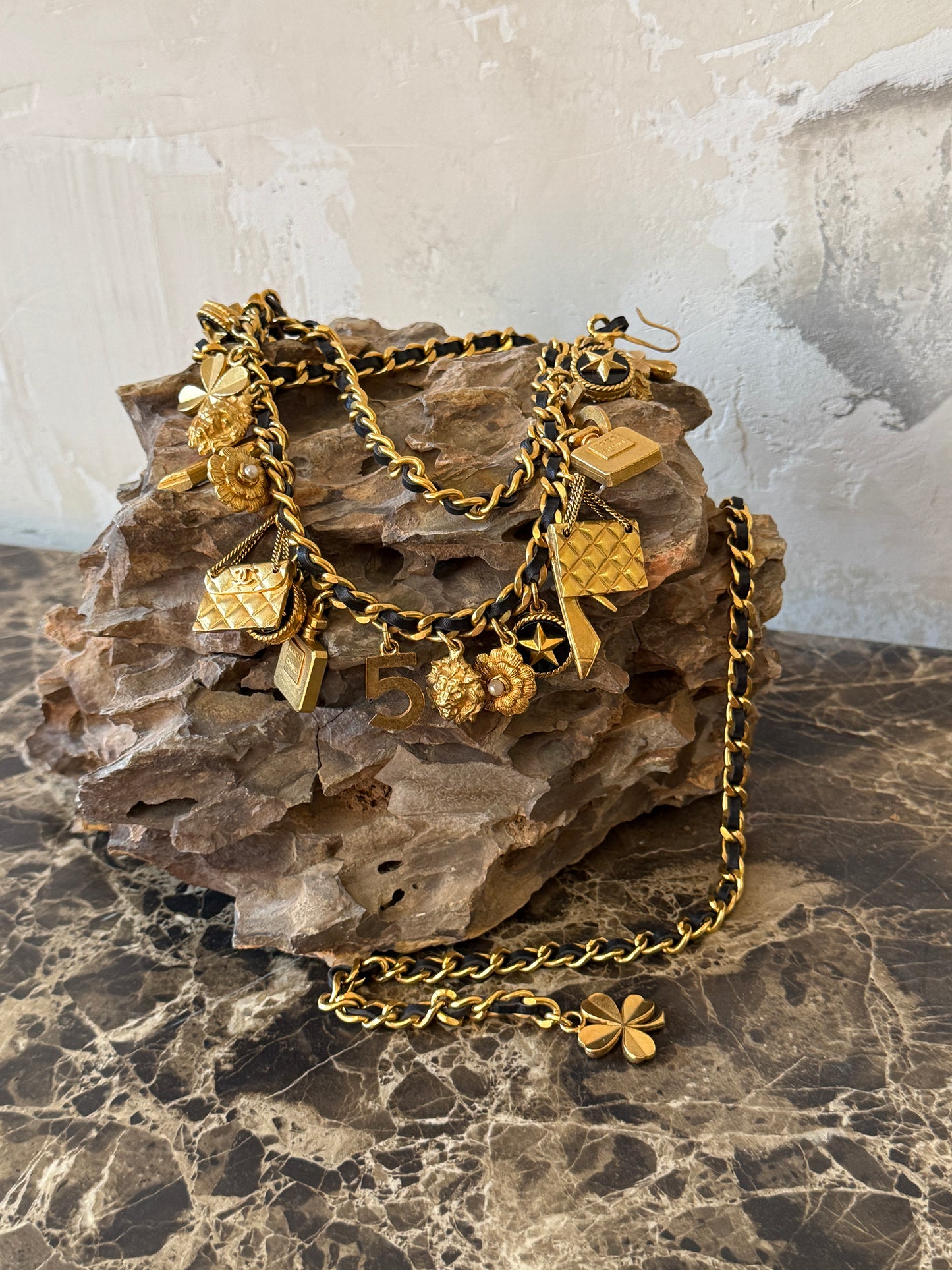 Chanel multi-element waist chain in black gold belt