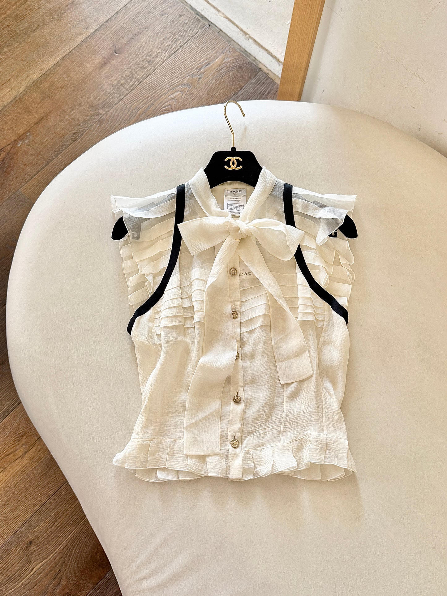 Chanel silk shirt sleeveless top Size:36