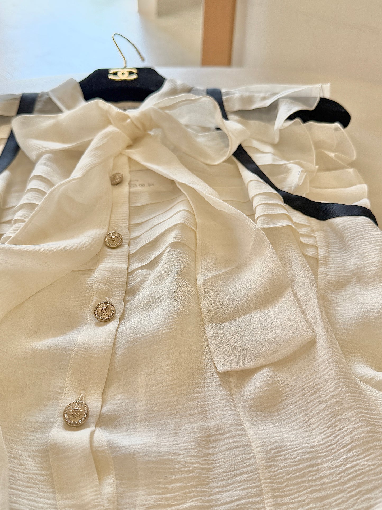Chanel silk shirt sleeveless top Size:36
