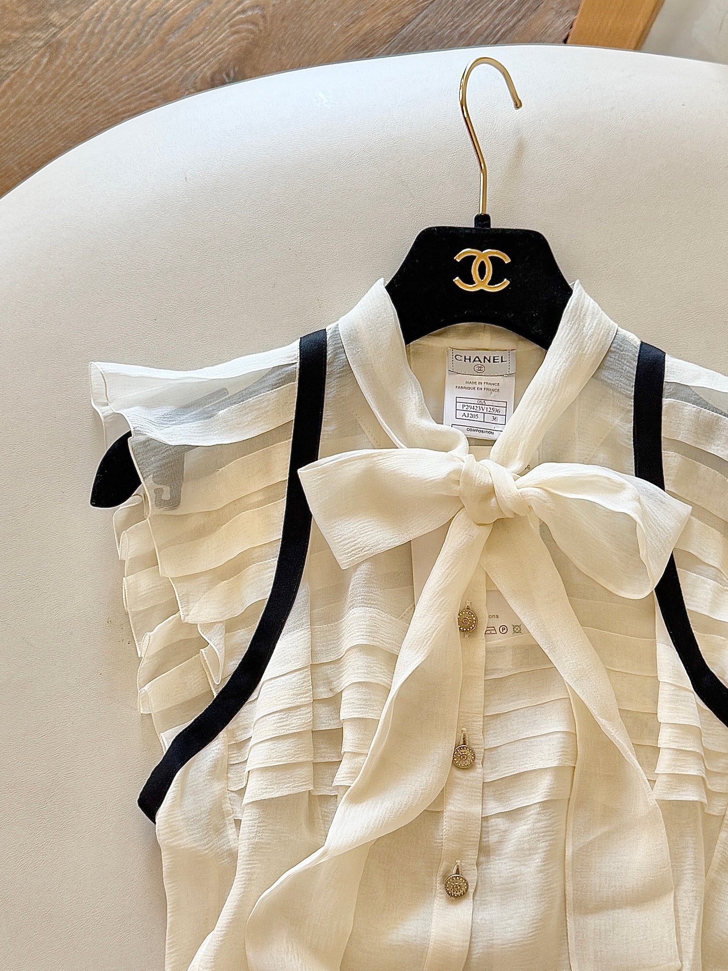 Chanel silk shirt sleeveless top Size:36