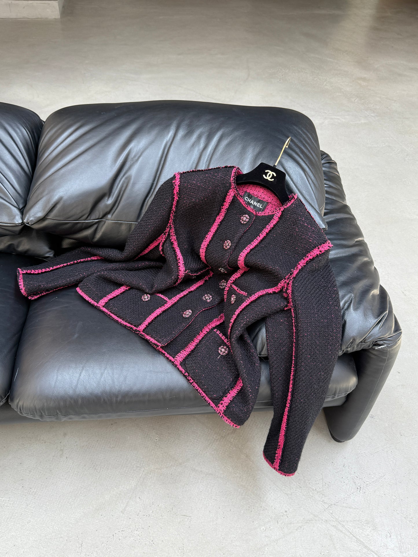 Chanel black pink new jacket Size:50