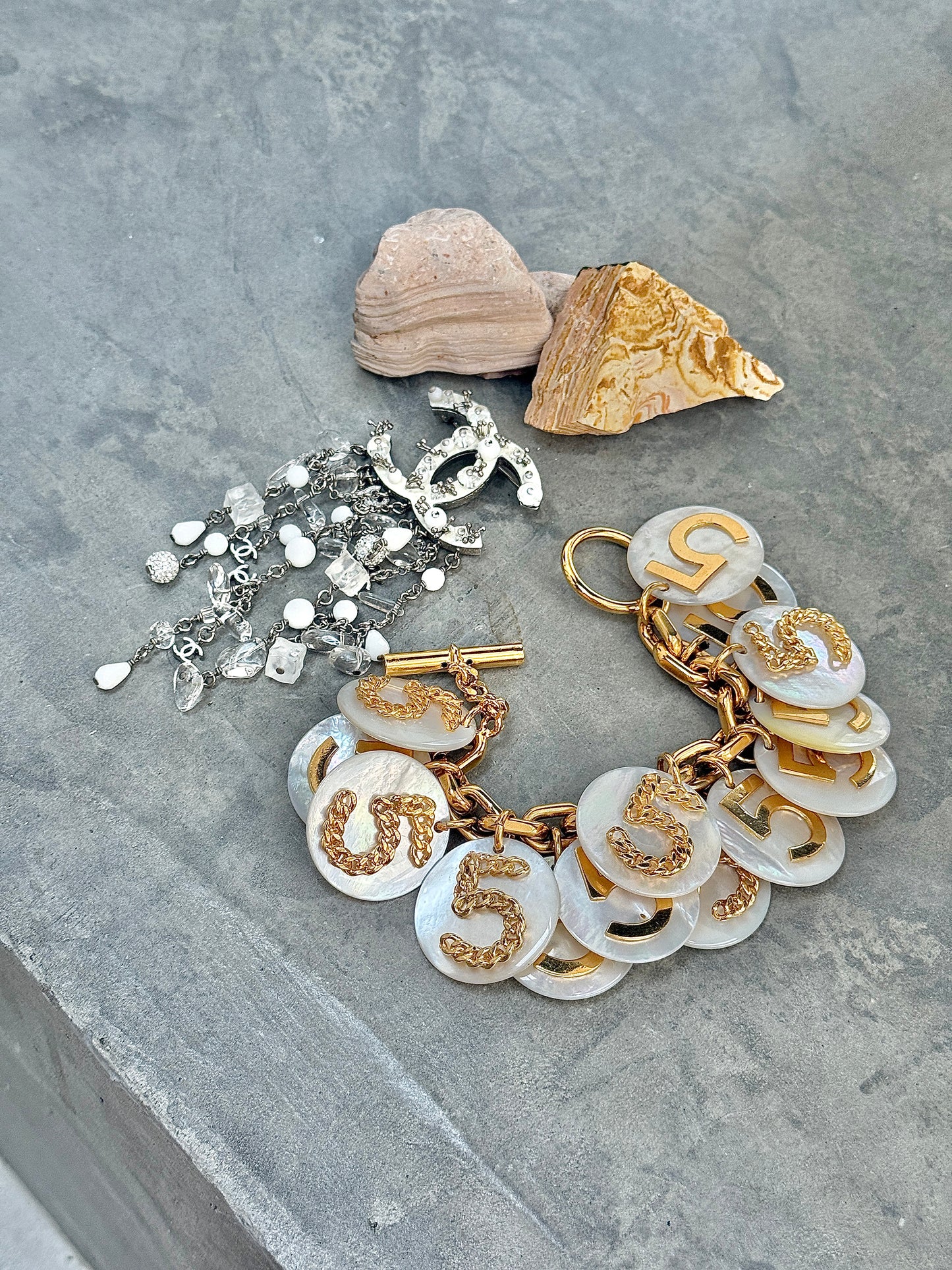 Chanel vintage top-grade No. 5 digital shell bracelet