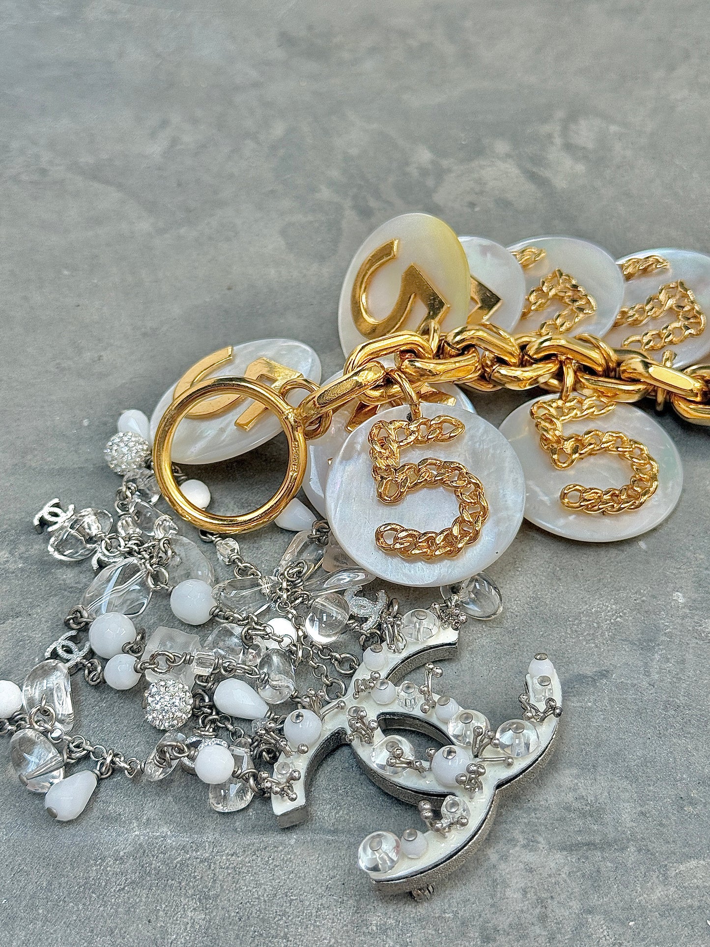 Chanel vintage top-grade No. 5 digital shell bracelet