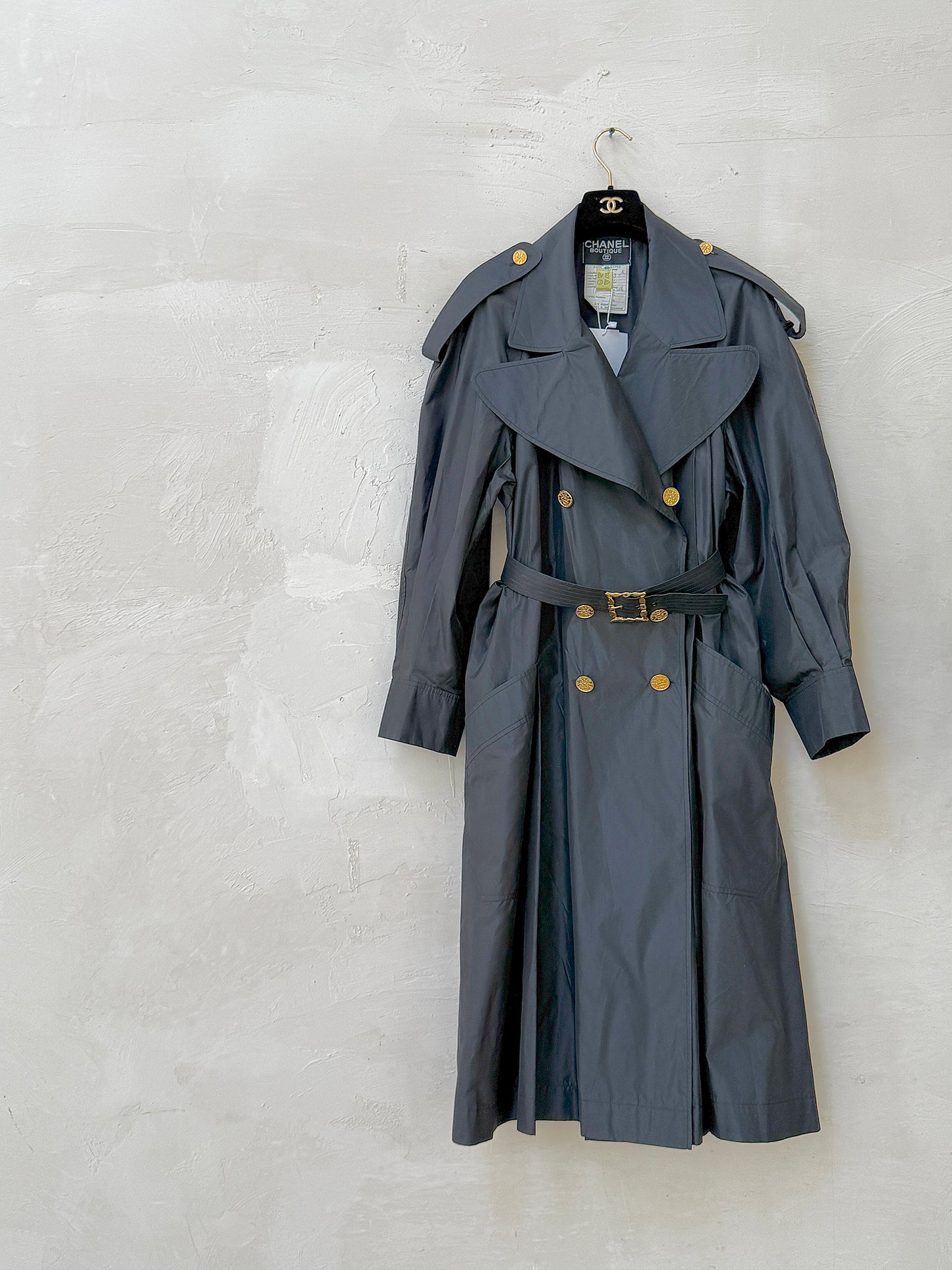 Chanel classic black long windbreaker with gold buttons Size:38