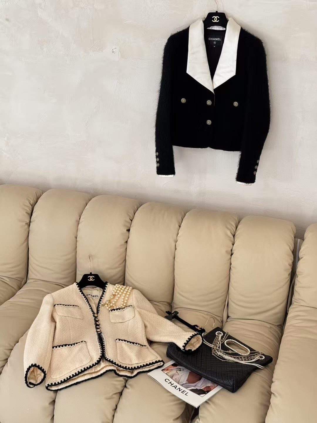 Chanel black and white color jacket Large lapel Size:38