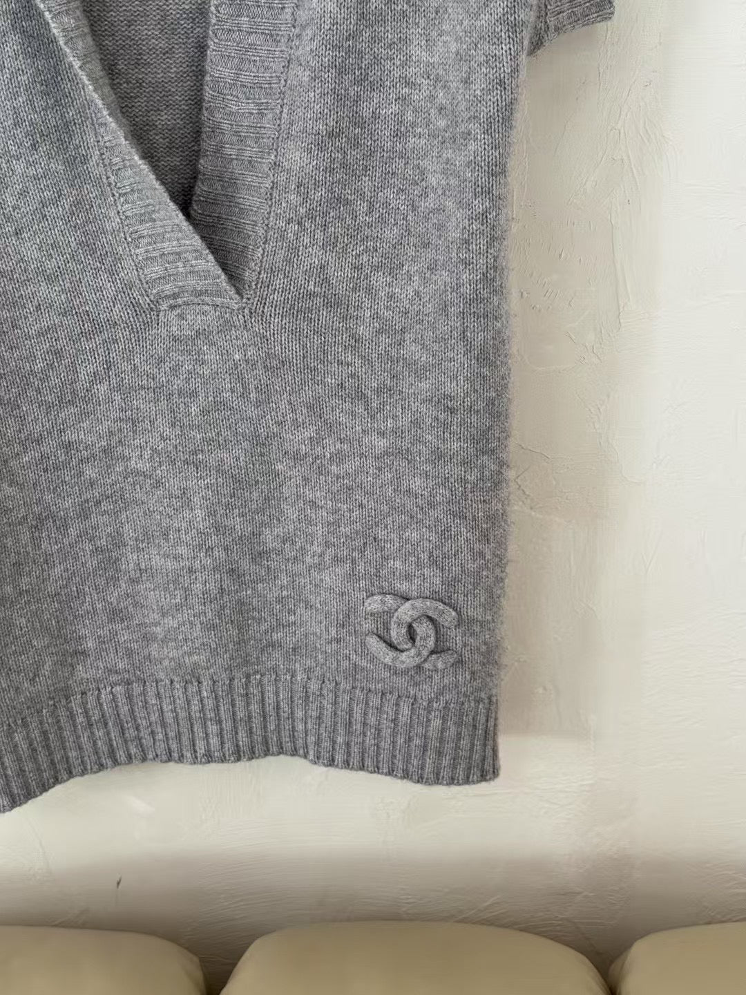 Chanel gray sweater vest Size:38