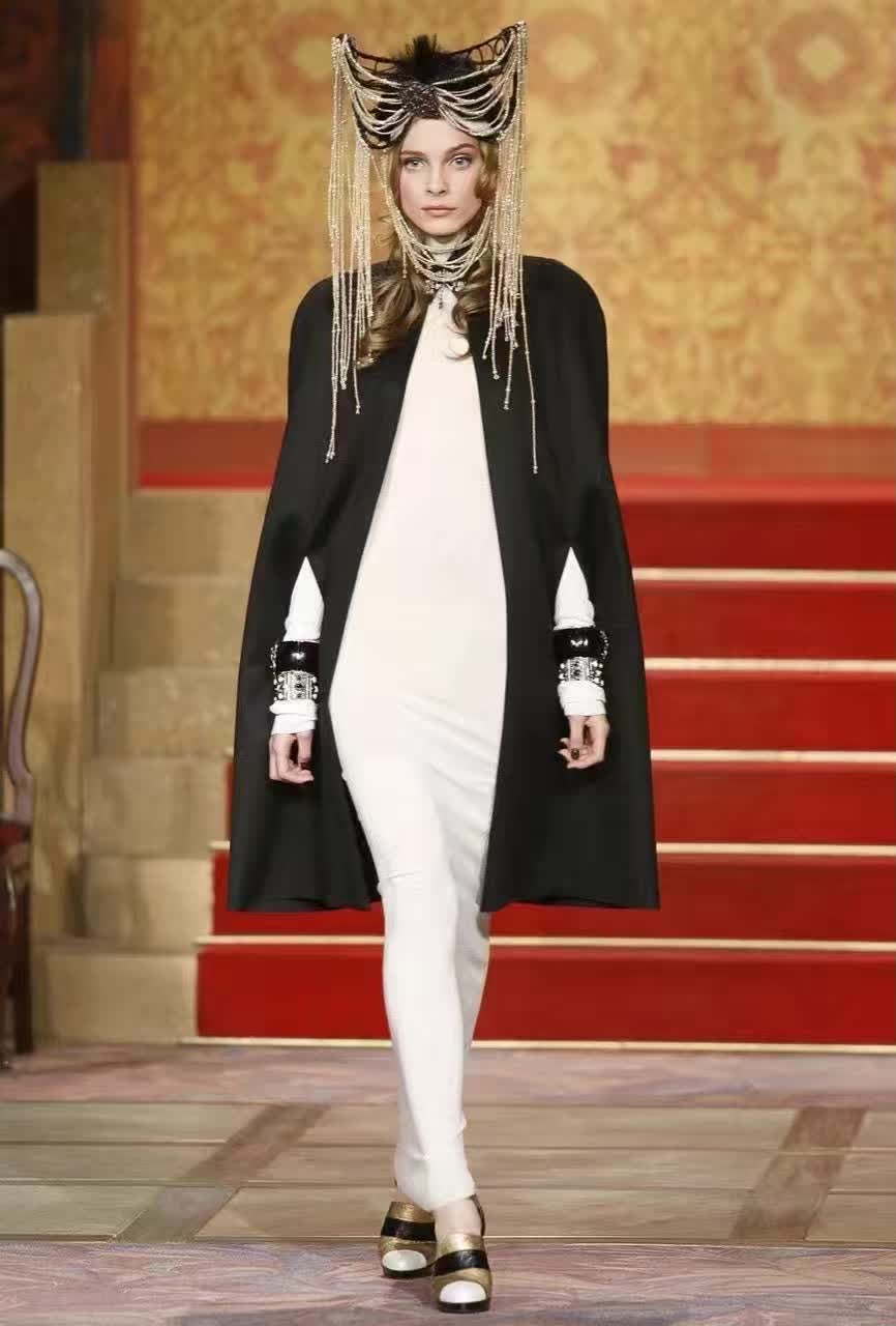 Chanel 2009 Moscow haute couture series double eagle cape Size: 36