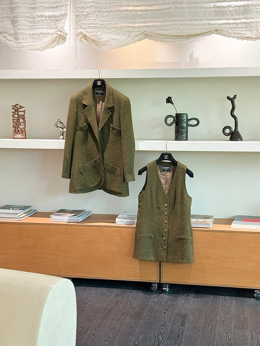 Chanel Dark green set Neutral Handsome Size:40