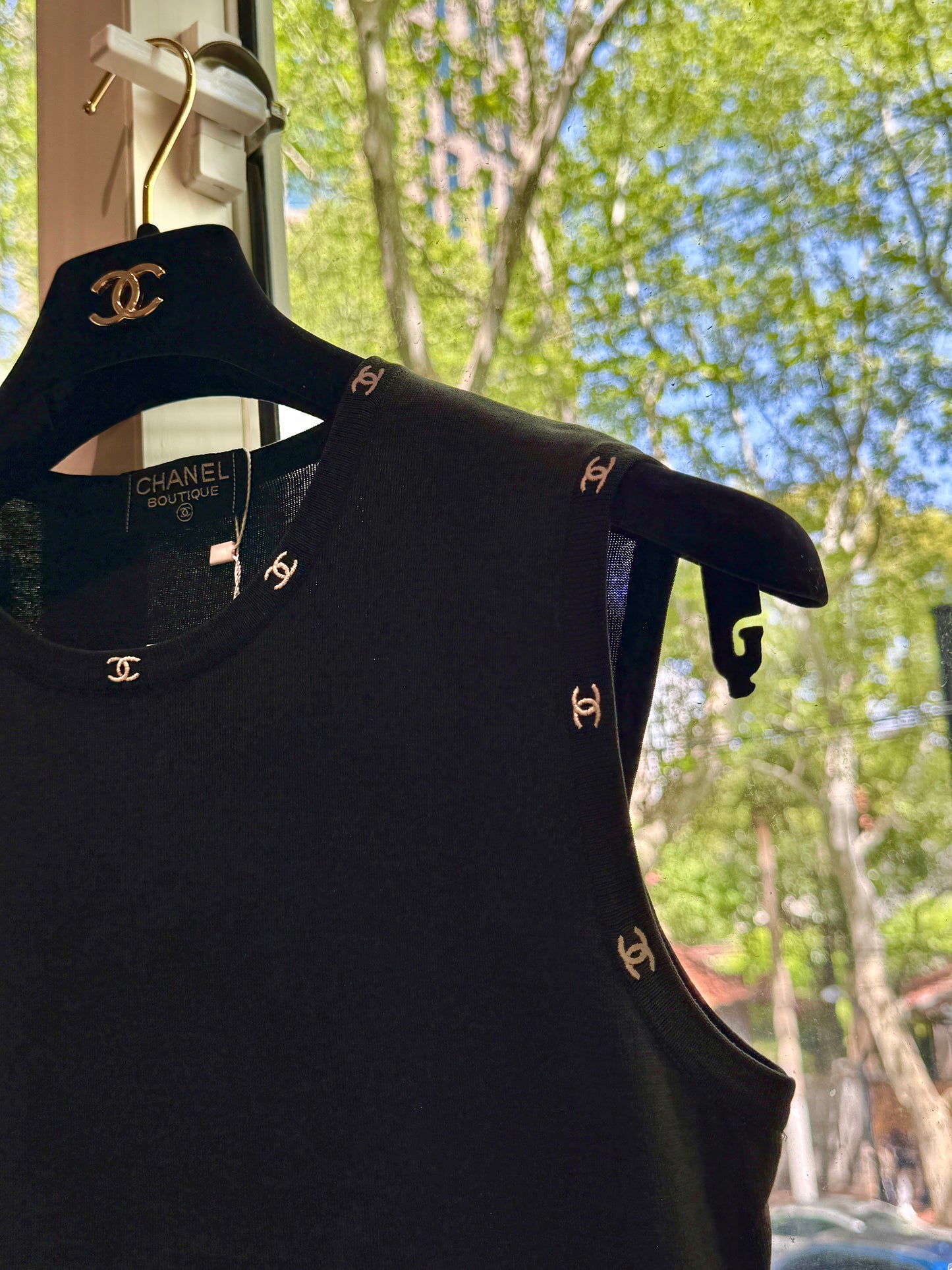 Chanel Black sleeveless vest top Size:38