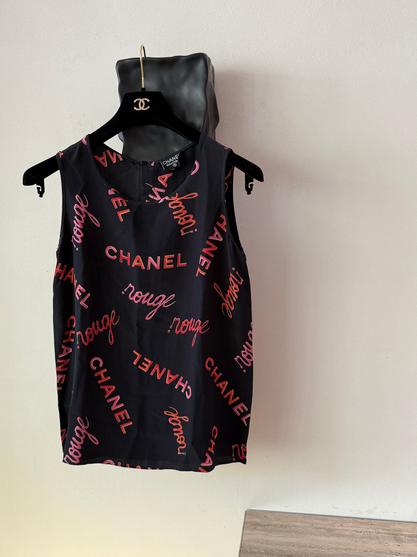 Chanel Silk graffiti vest top Size:40