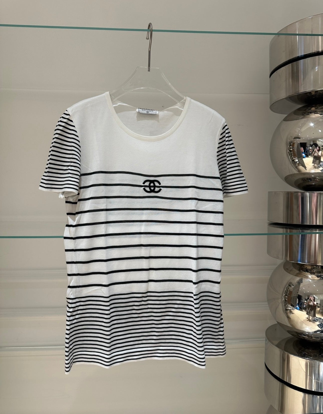Chanel. White knitted short sleeved shirt Size:38