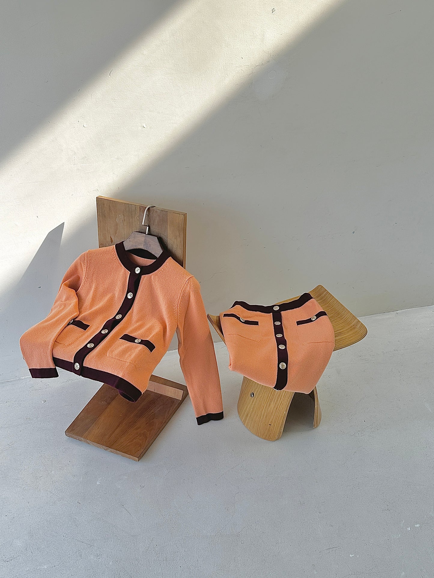 Chanel 2020A Early Autumn Color blocked Cashmere Set size: 38