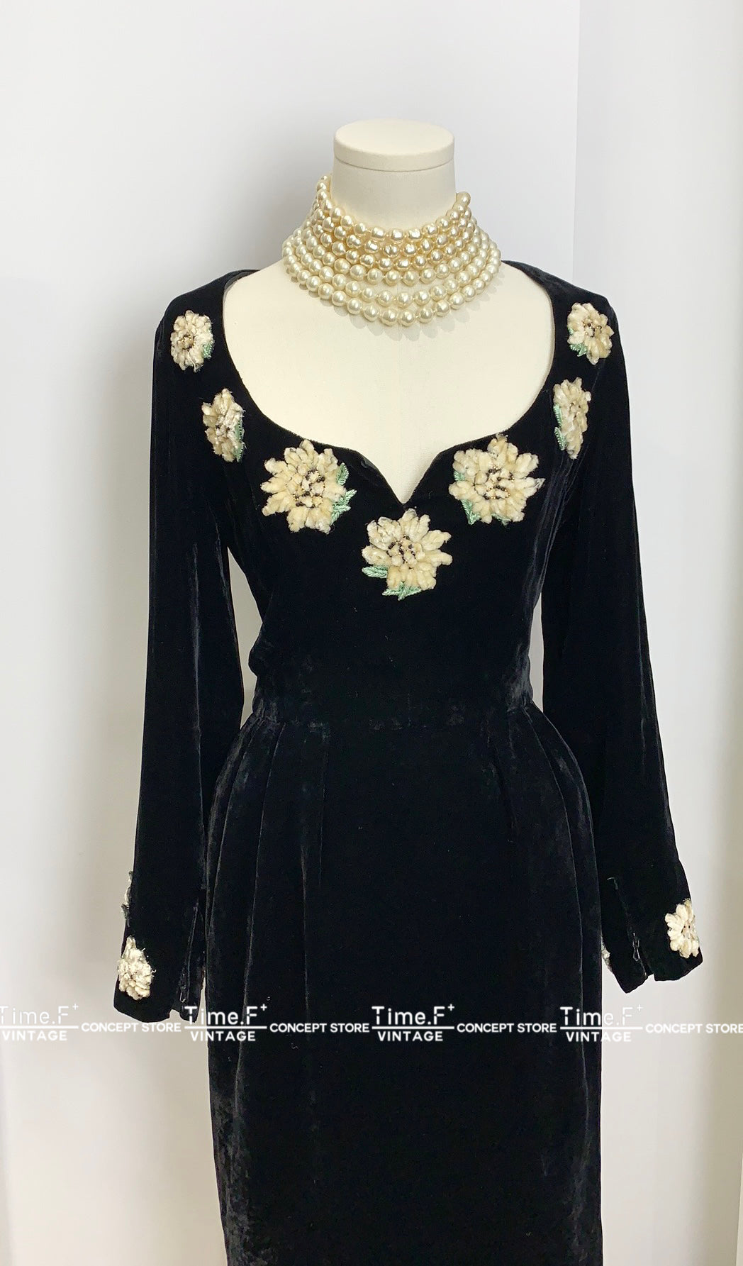 Chanel 1990 Velvet and Edelweiss Dress Size:40