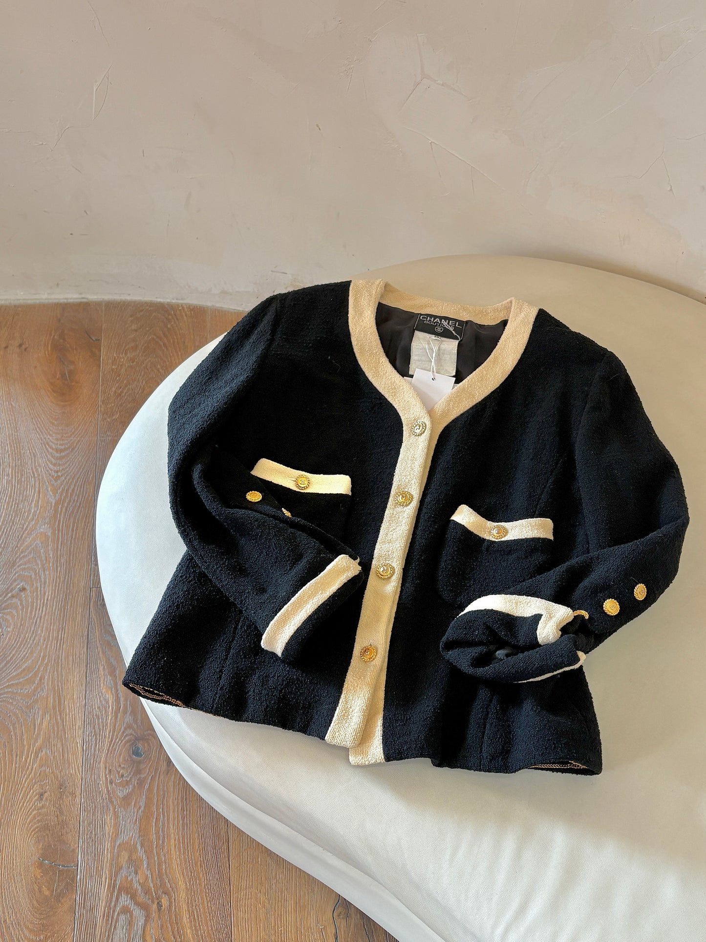Chanel black and white color blocked cardigan jacket size：38