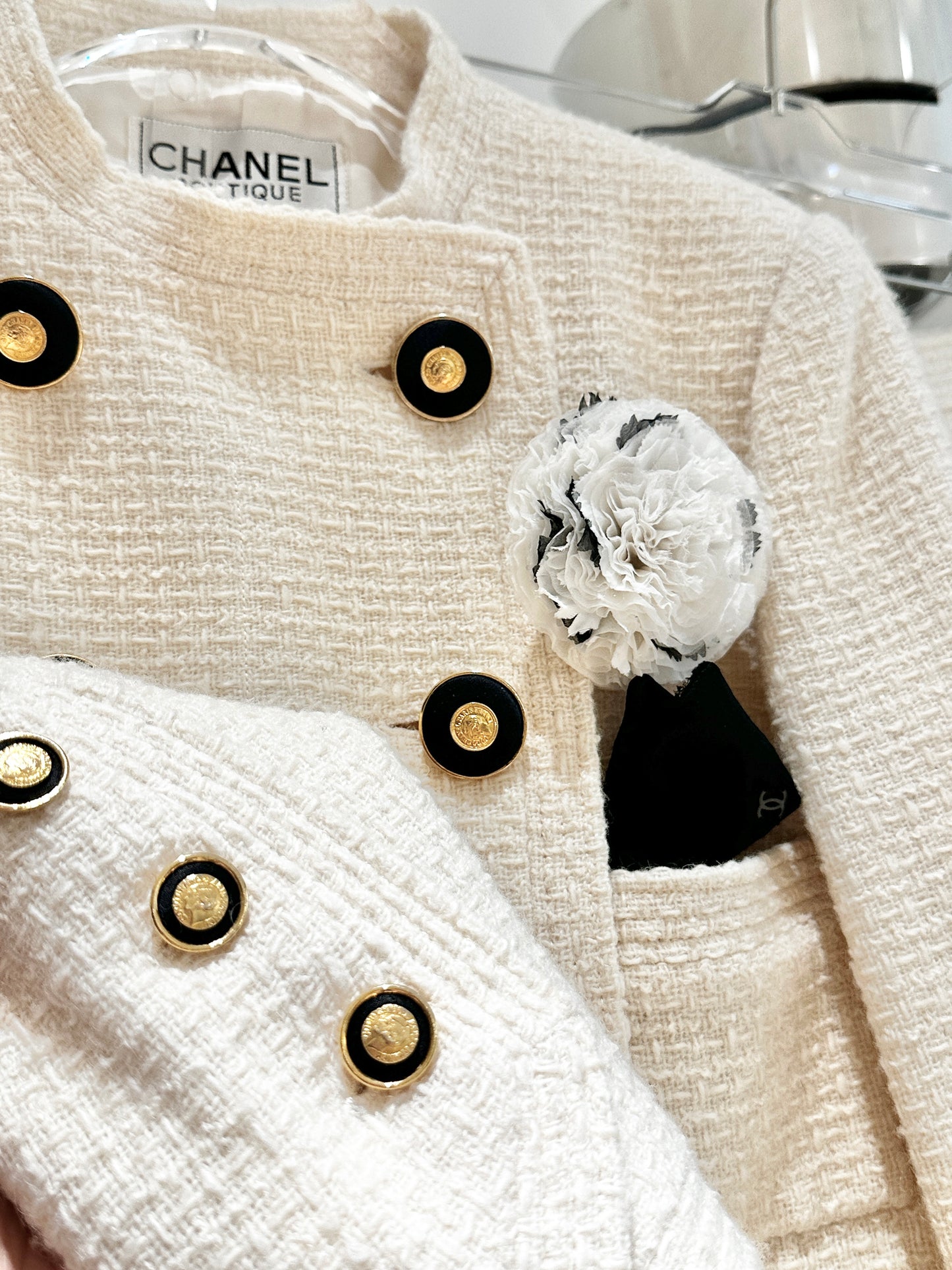 Chanel 80s fashion show off off off off white jacket Size: 36
