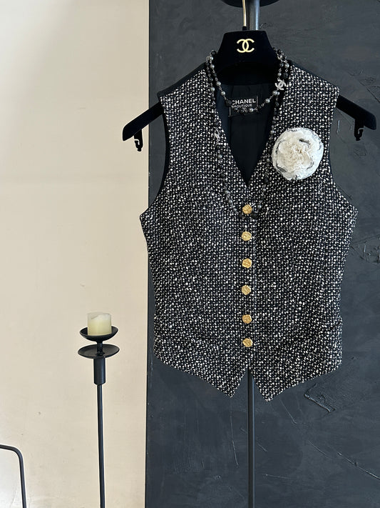 Chanel vintage grey woolen vest Size: 38