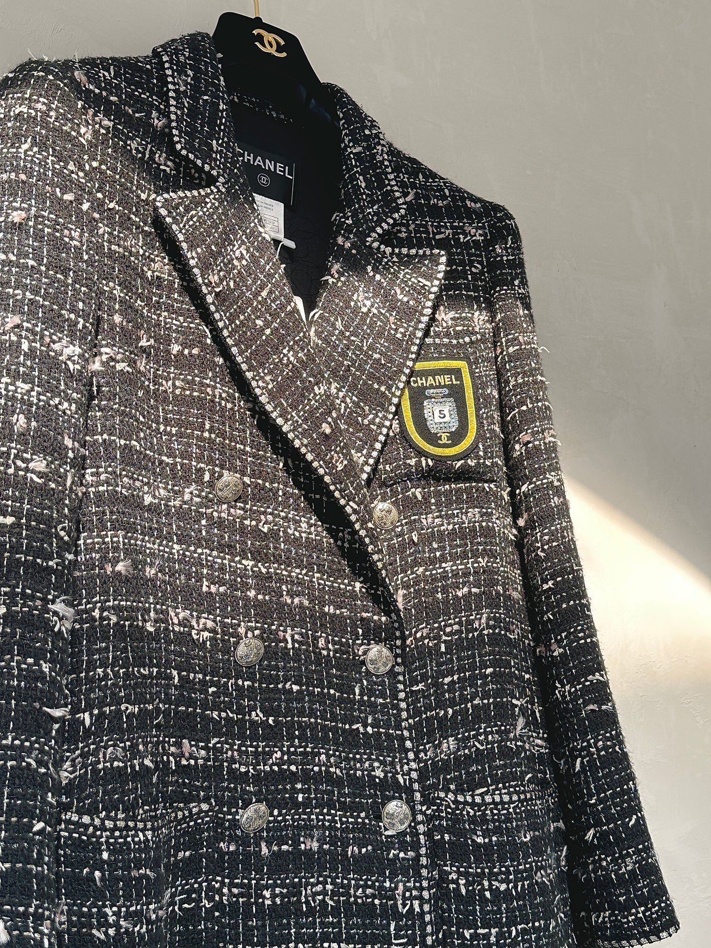 Chanel badge long woolen jacket Size: 40