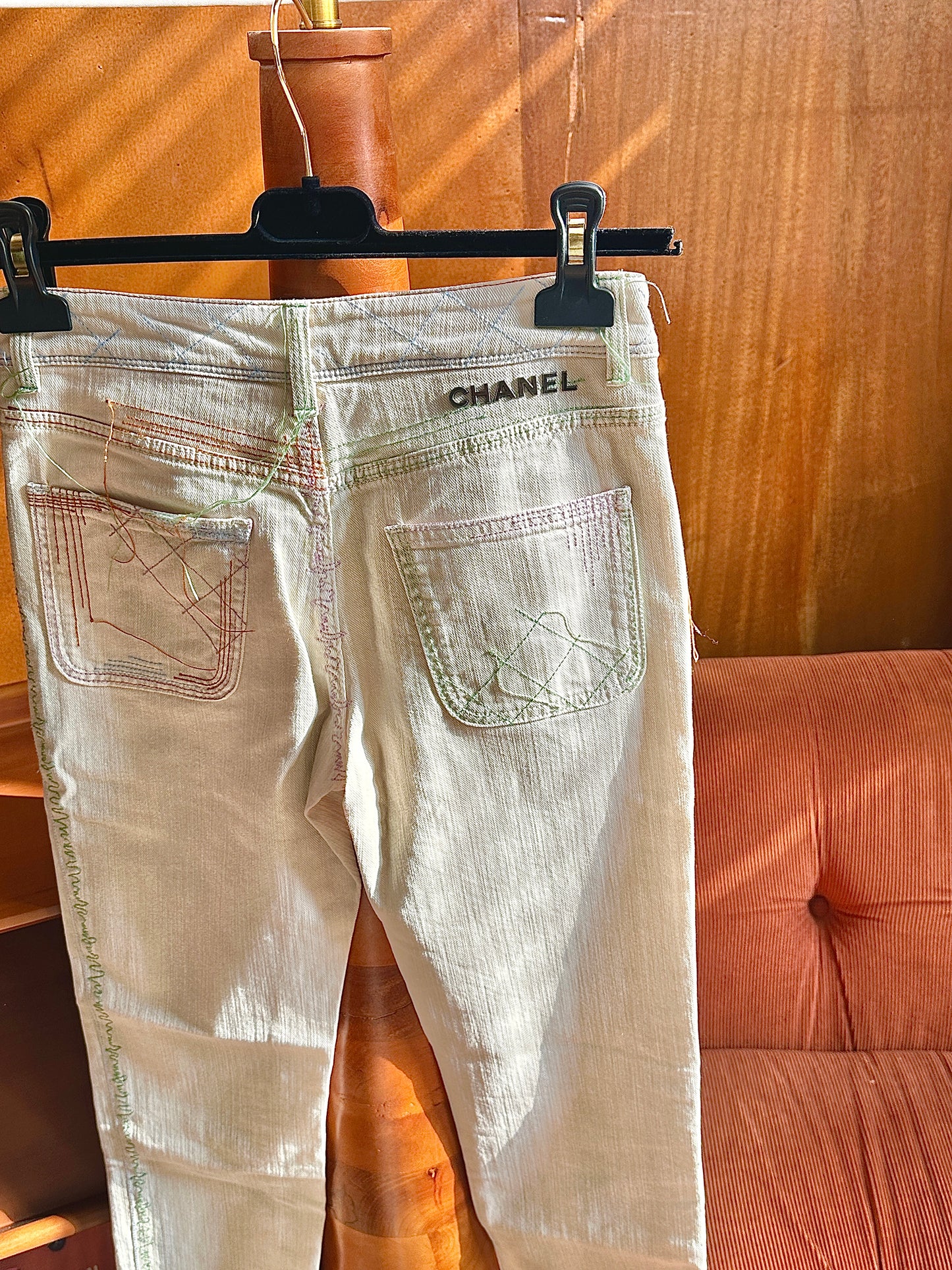 Chanel light colored distressed jeans Size: 34