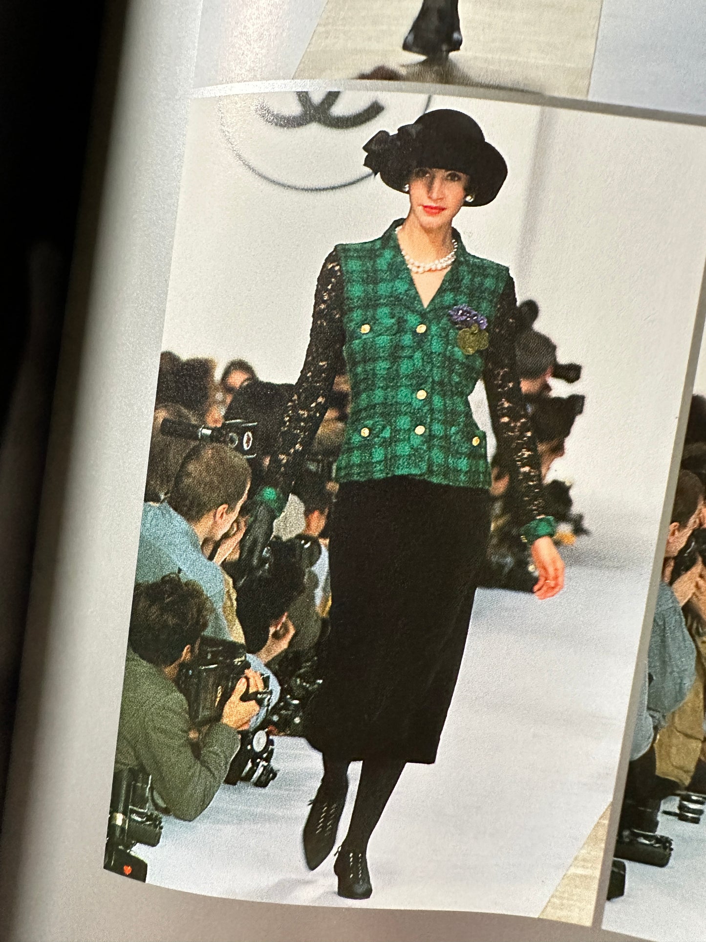 Chanel vintage 80s green houndstooth jacket Size: 34