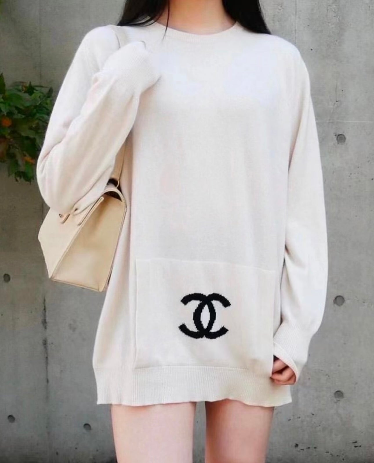 Chanel black logo off white cashmere sweater Size: 36