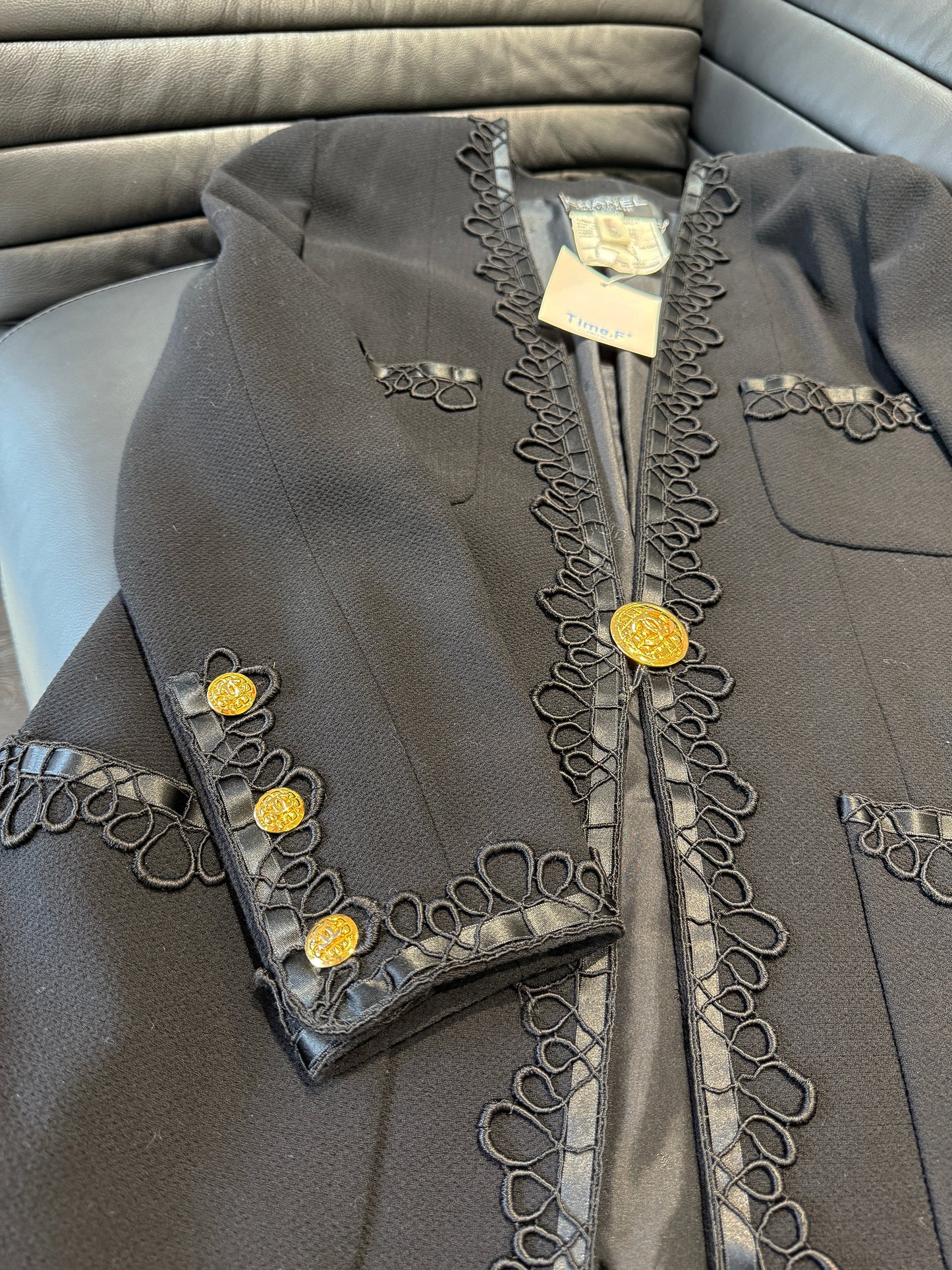 Chanel 1988 black long suit Size:42