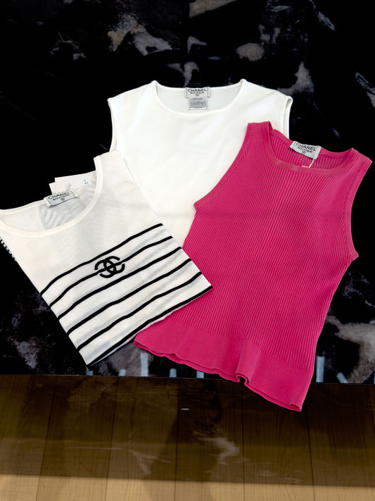 Chanel. White knitted short sleeved shirt Size:38