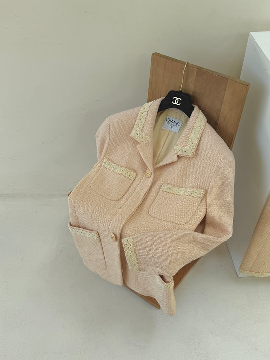 Chanel 1990s pink tweed suit Size:42