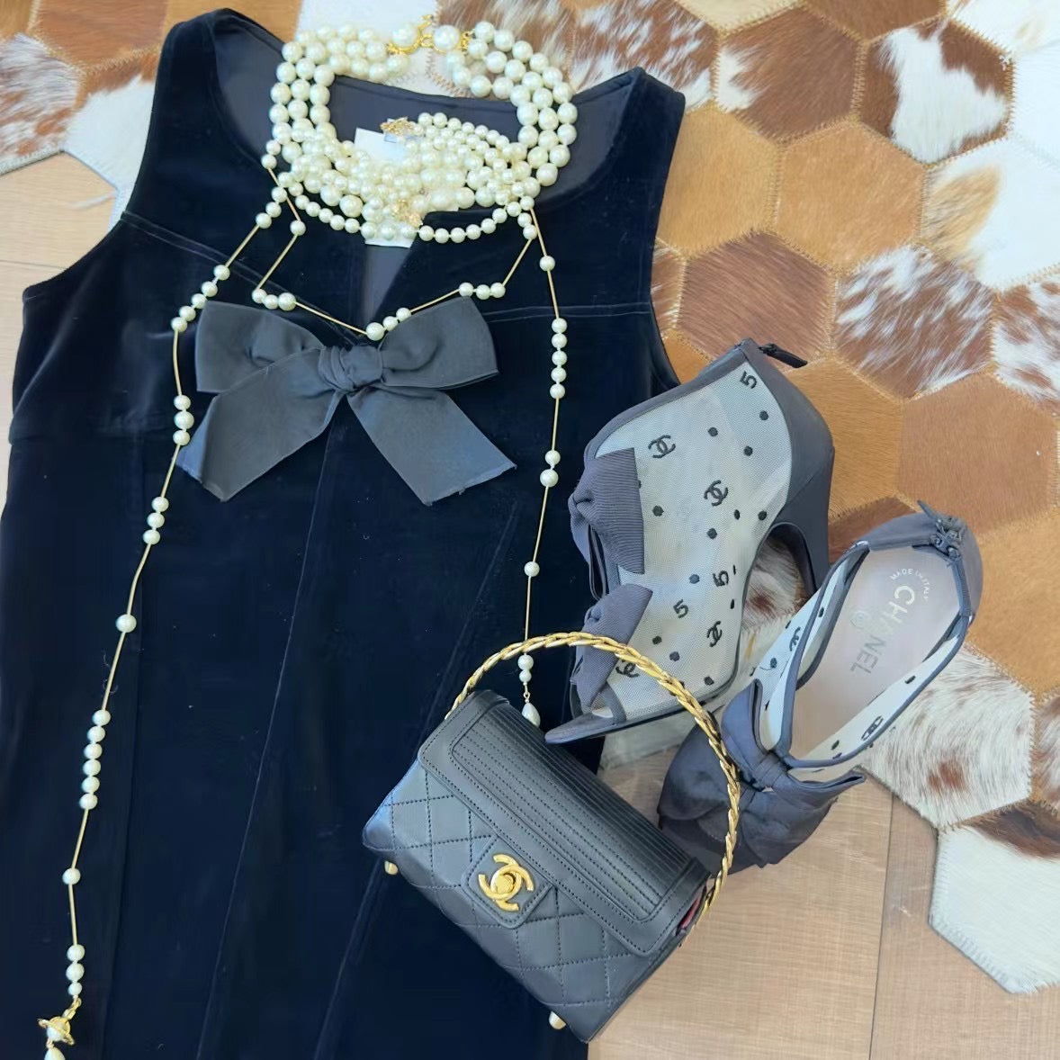 Chanel Velvet Vest from the 1980s size：36