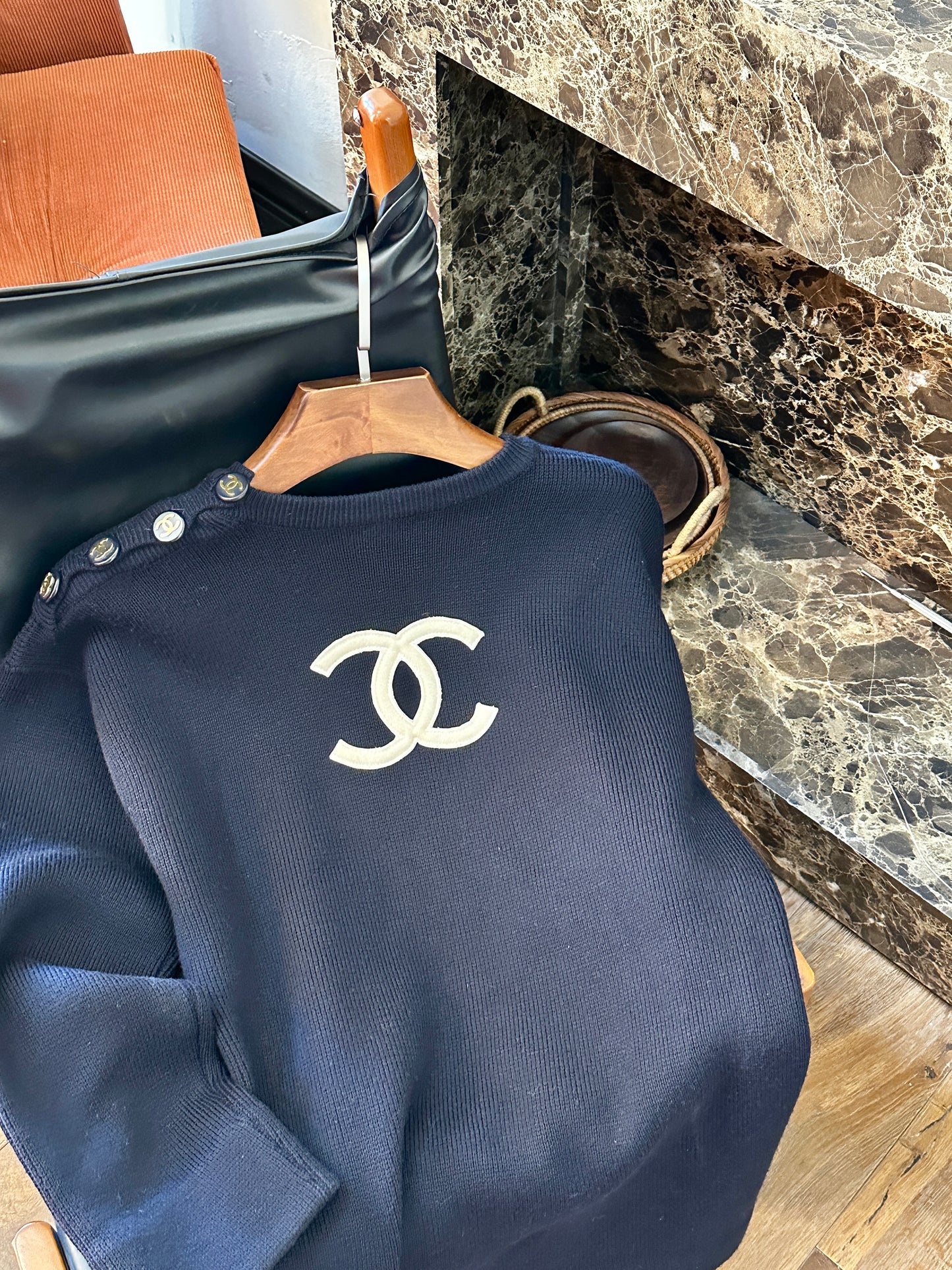 Chanel 90s Big Logo Sweater size: oversize