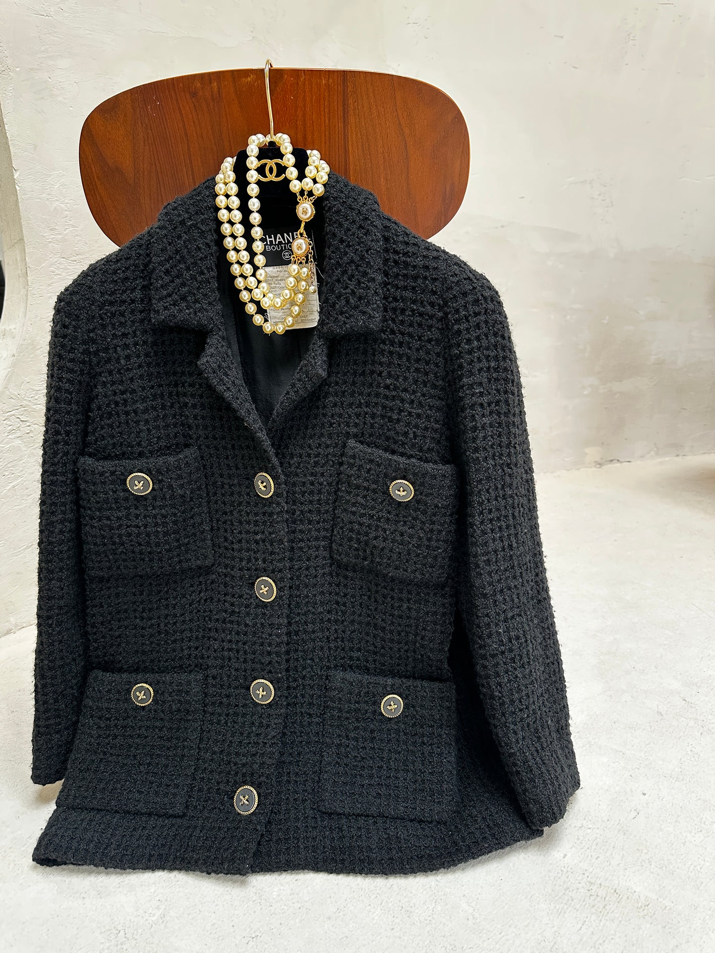 Chanel 1986 show black woolen jacket size:38